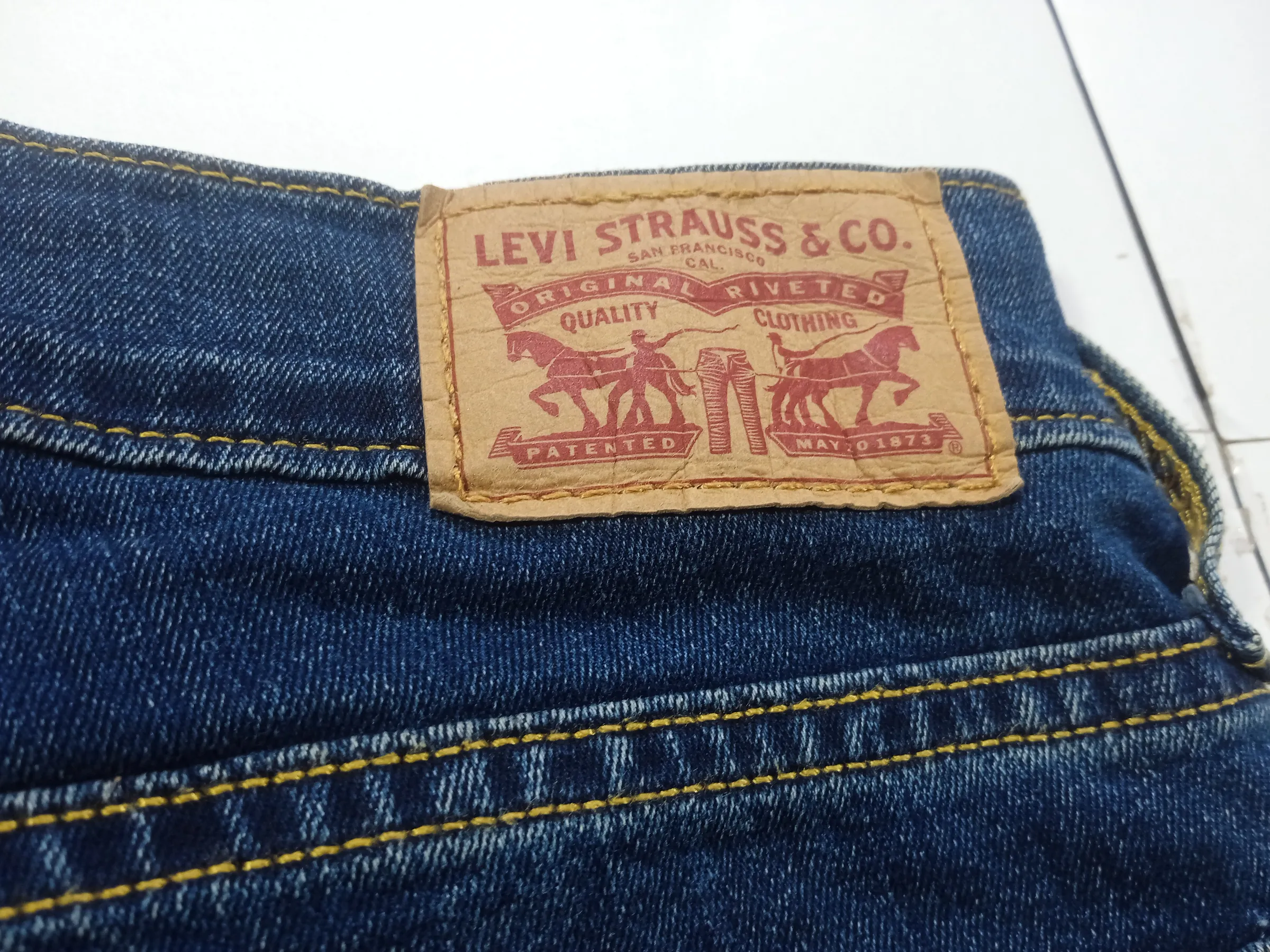 Levi's Women's 601 Pin Skinny Dark Wash Jeans