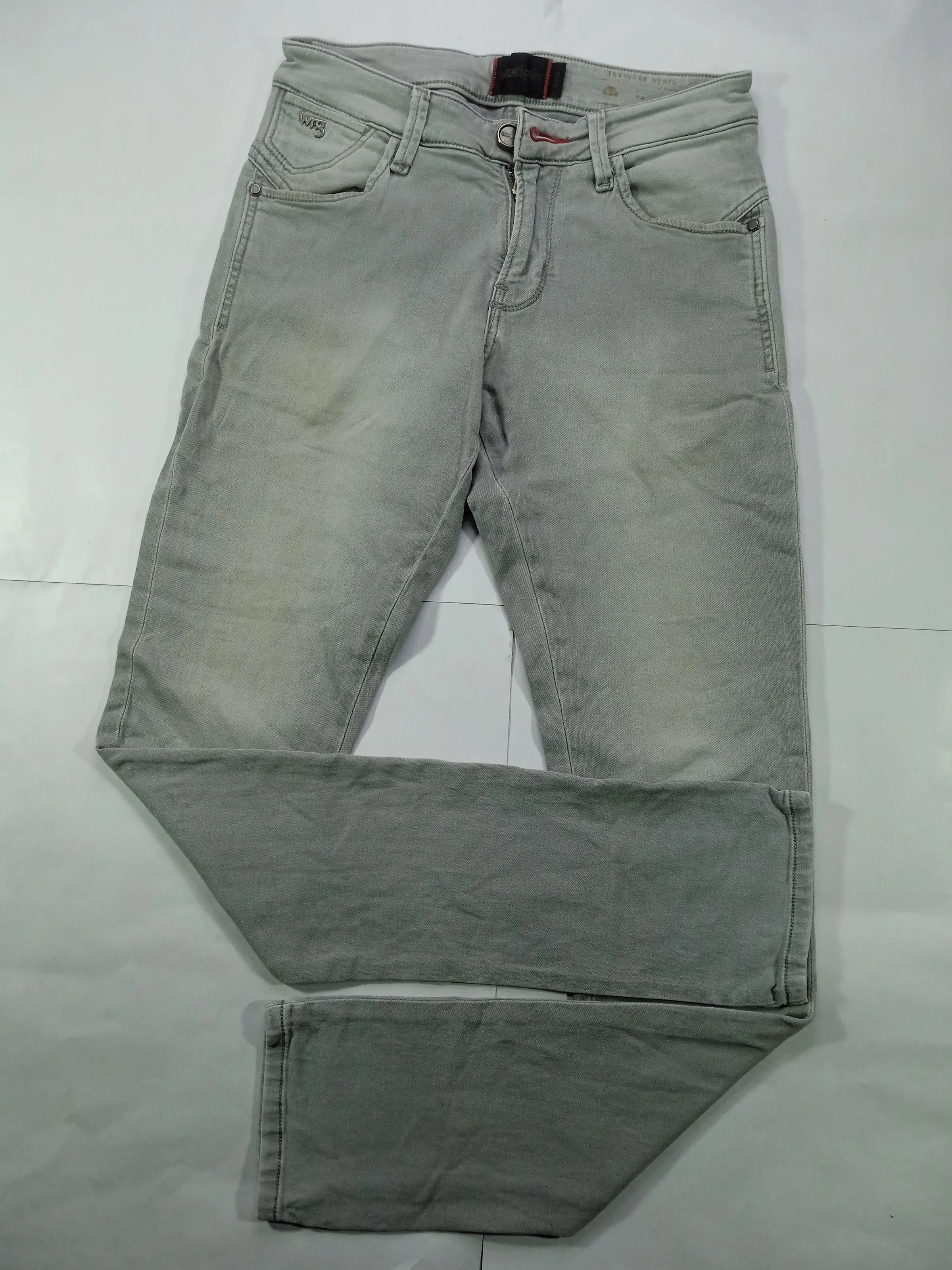 Wrangler Women's Vegas Slim Fit Light Grey Stretchable Denim Jeans