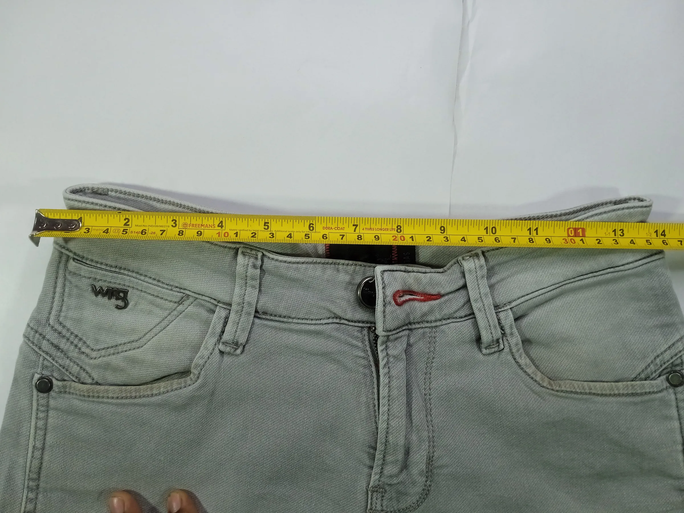 Wrangler Women's Vegas Slim Fit Light Grey Stretchable Denim Jeans