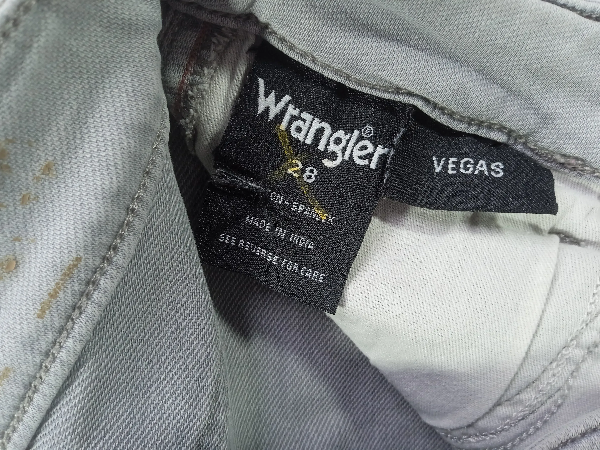 Wrangler Women's Vegas Slim Fit Light Grey Stretchable Denim Jeans
