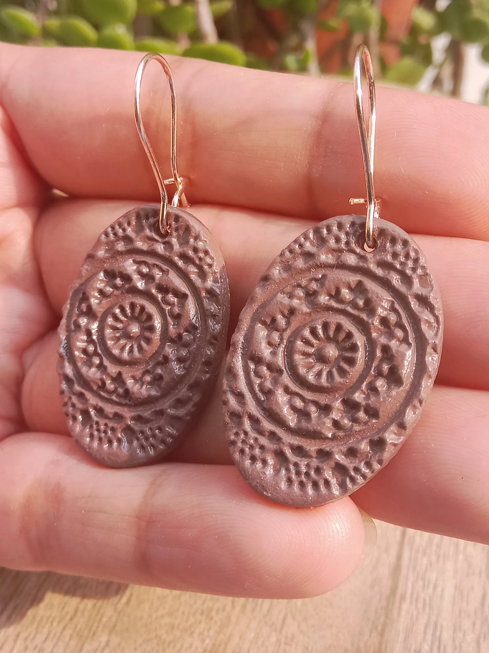 Mauve Drop Dangling Earrings With Engraved Mandala Pattern And Kidney Hooks In Rose Gold Shade